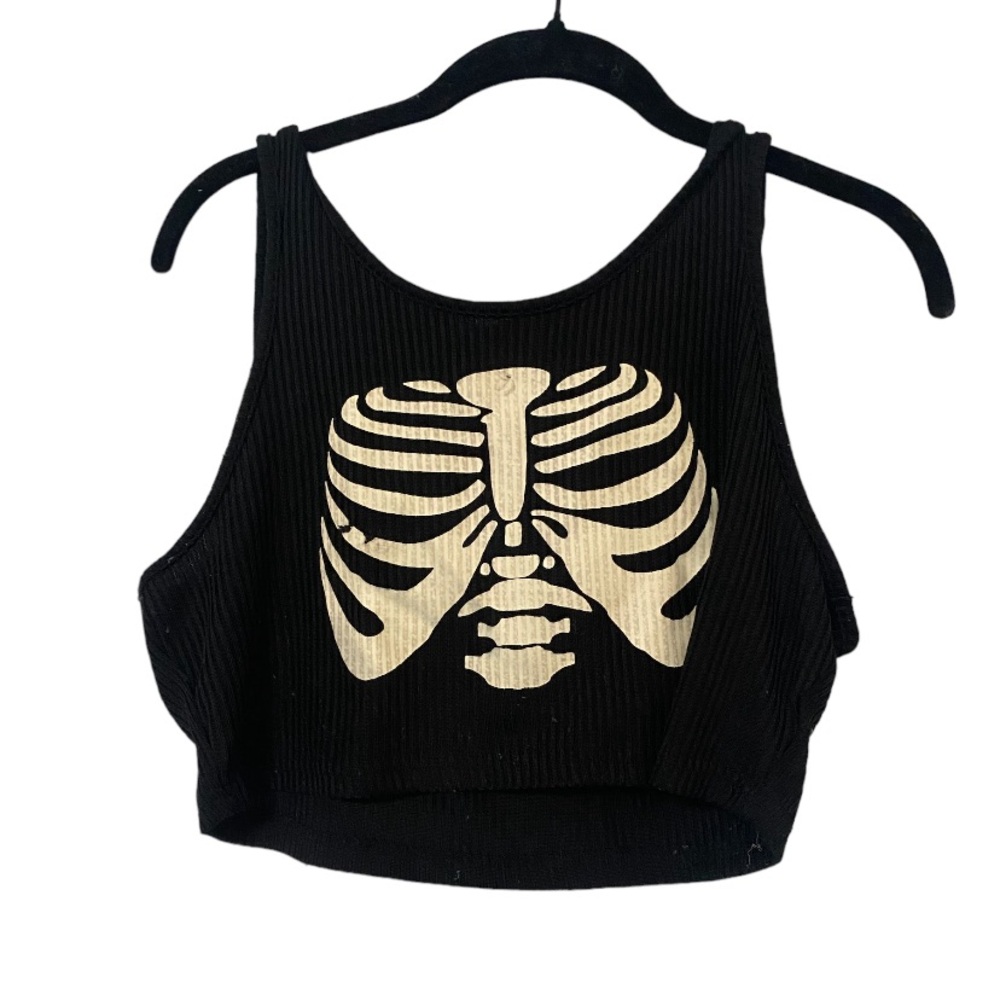 ribcage cropped tee. marked 2xl but can fit a large-xl 🩻